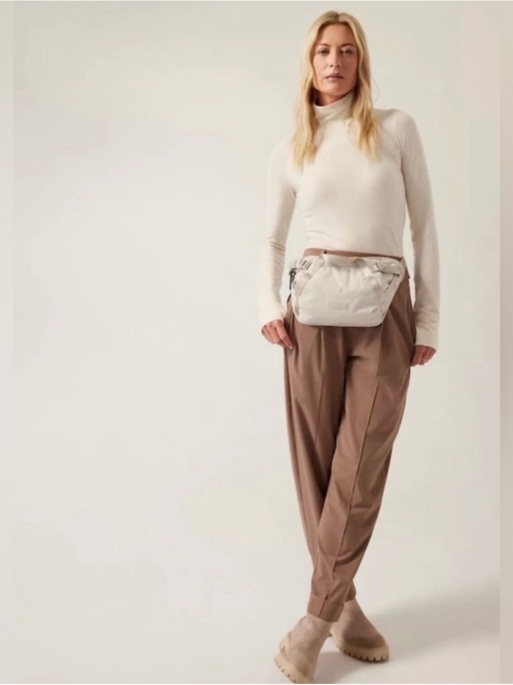 Athleta Excursion Cream Large Crossbody Belt Bag